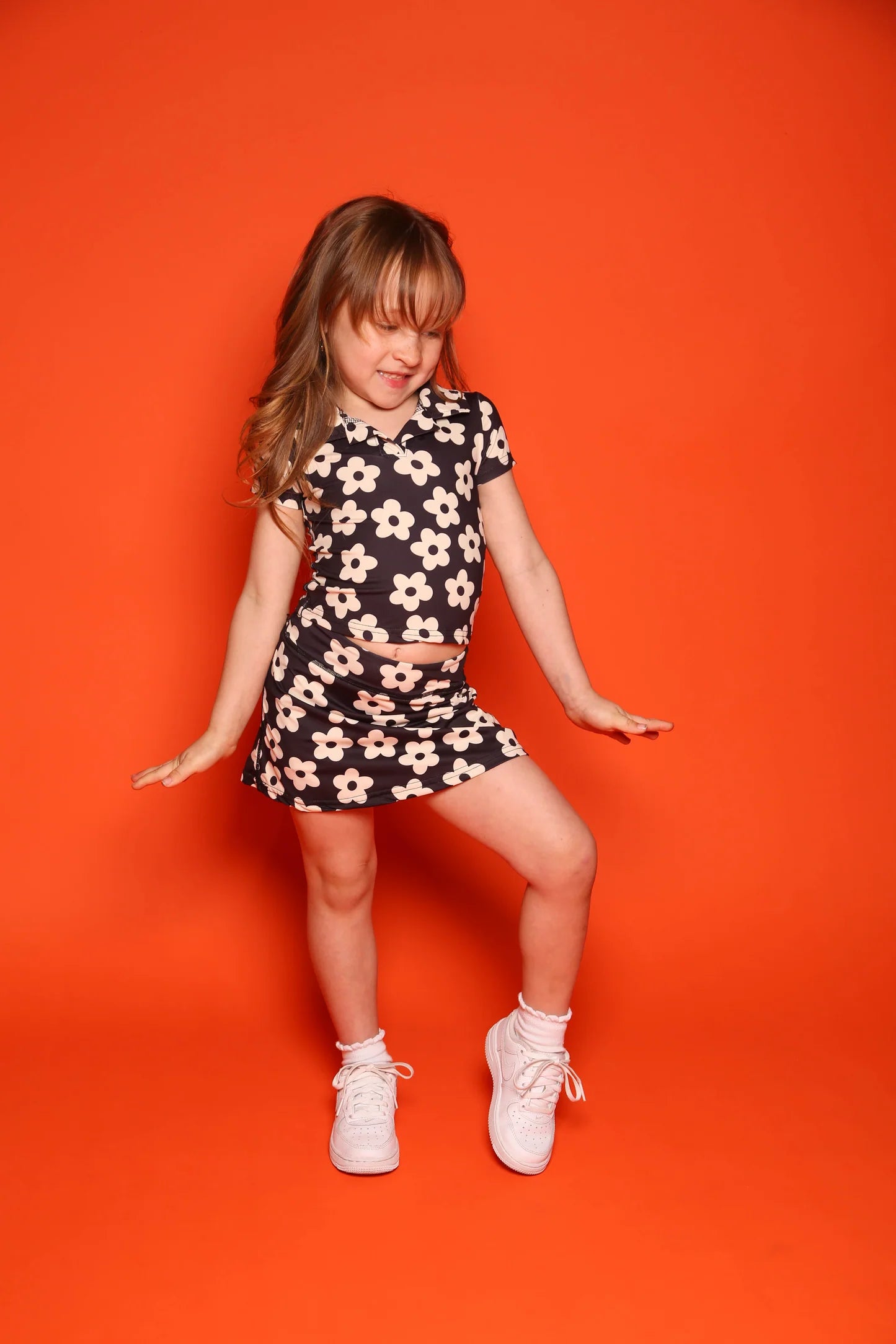 Sweet Pea Top - Black/White Daisies - Sparkle Plum Exclusive - Ready to Ship