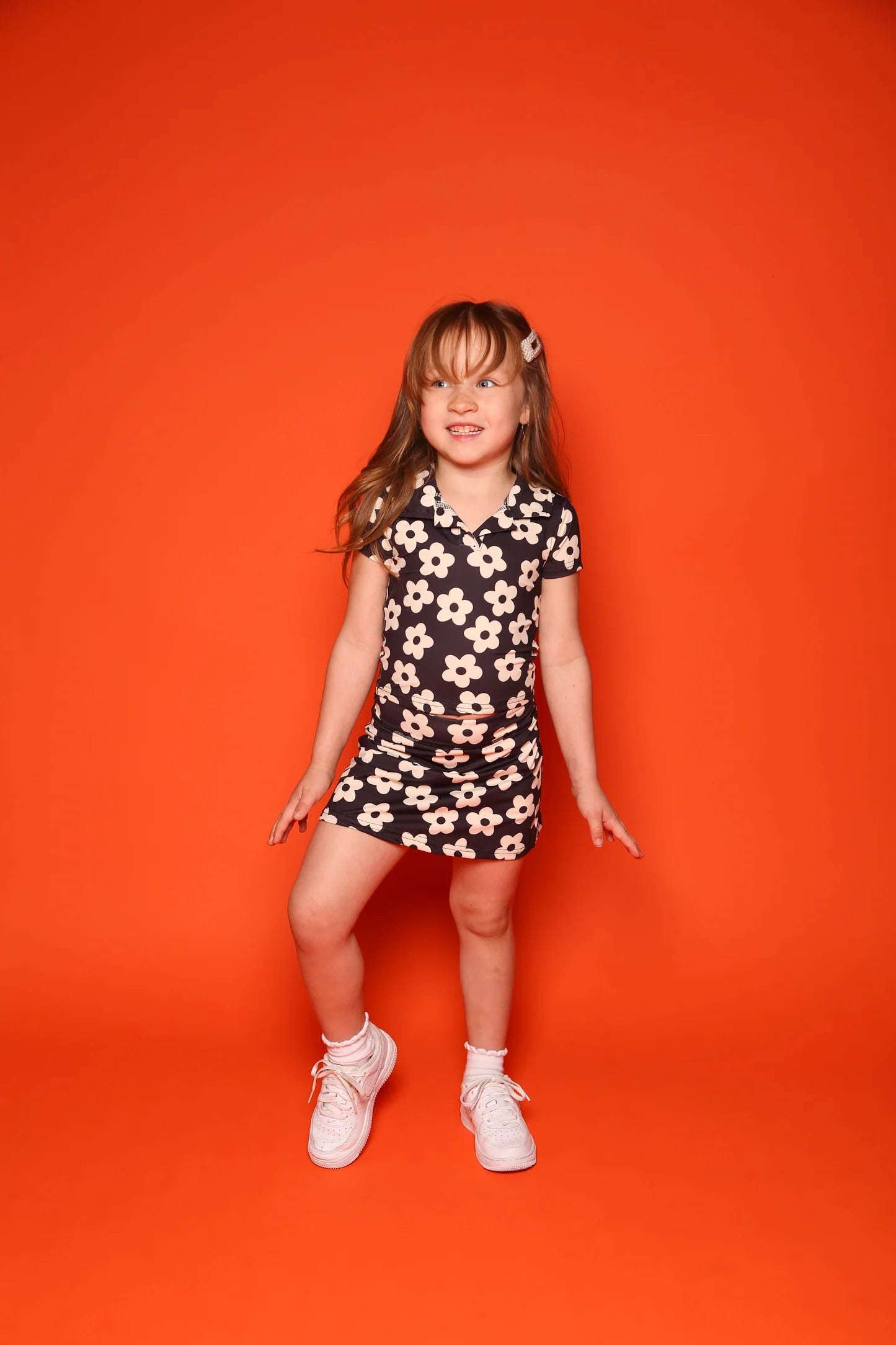 Sweet Pea Top - Black/White Daisies - Sparkle Plum Exclusive - Ready to Ship